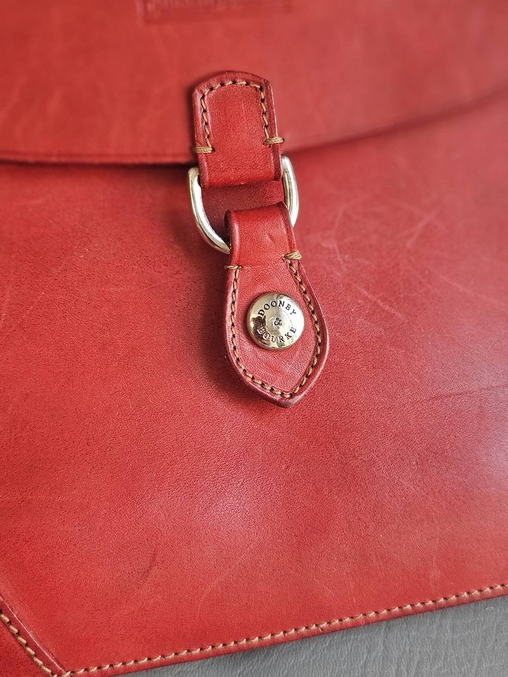 Dooney & Bourke Red Leather Alto Ring Flap Shoulder Bag - Picture 3 of 4